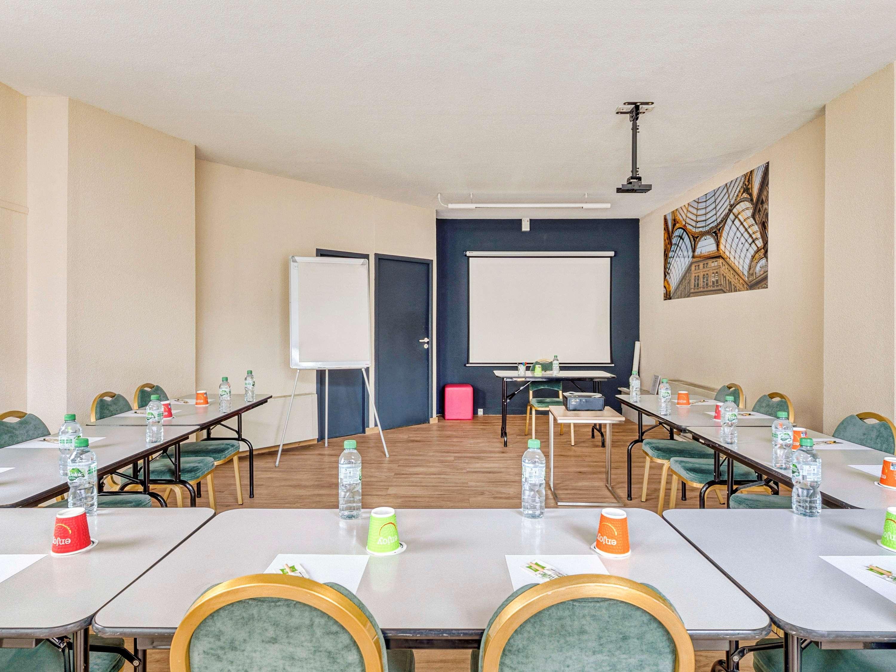 Hotel Ibis Styles Gare Saint-jean 3*