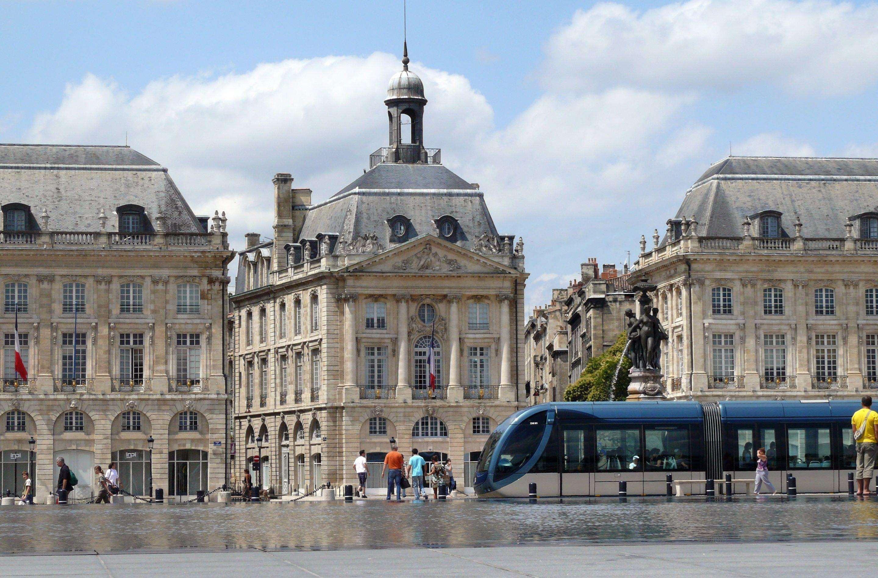 And Golf Bassins A Flot Bordeaux