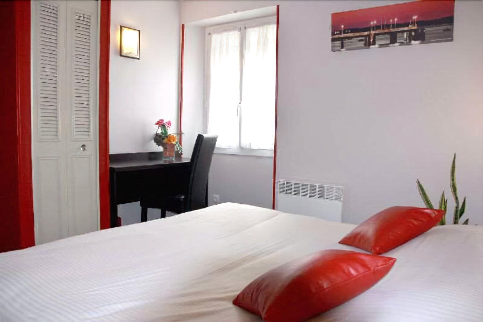 Notre Dame Hotel 3*