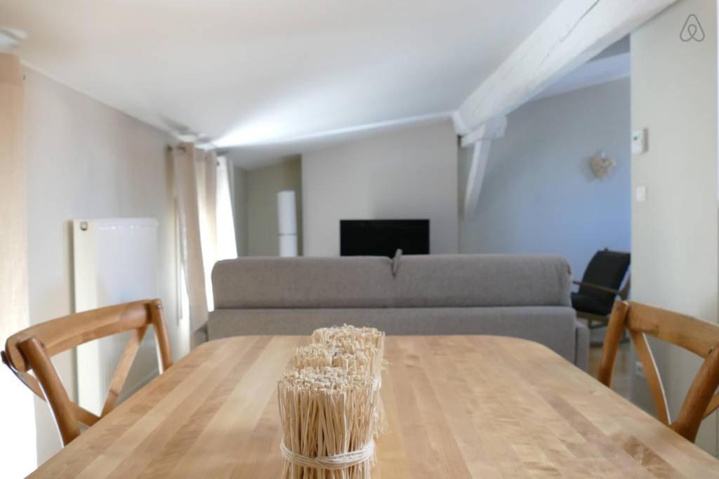 En Centre Ville- Jardin Public Apartamento *