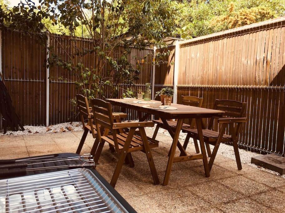 Studio Cosy Avec Terrasse, Quartier Des Chatrons Appartement