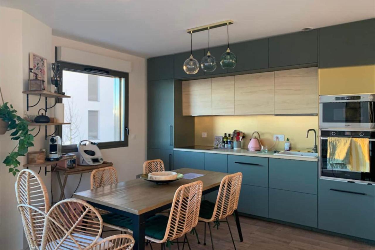 Apartment Nice 64 M With Balcony Near The Train Station *