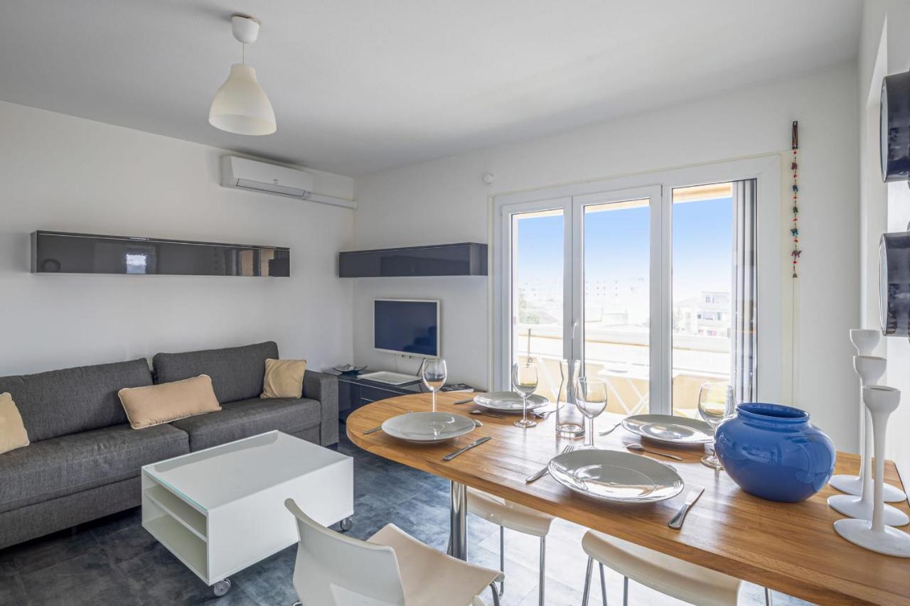 Apartment And Modern Flat With Balcony And Parking In - Welkeys