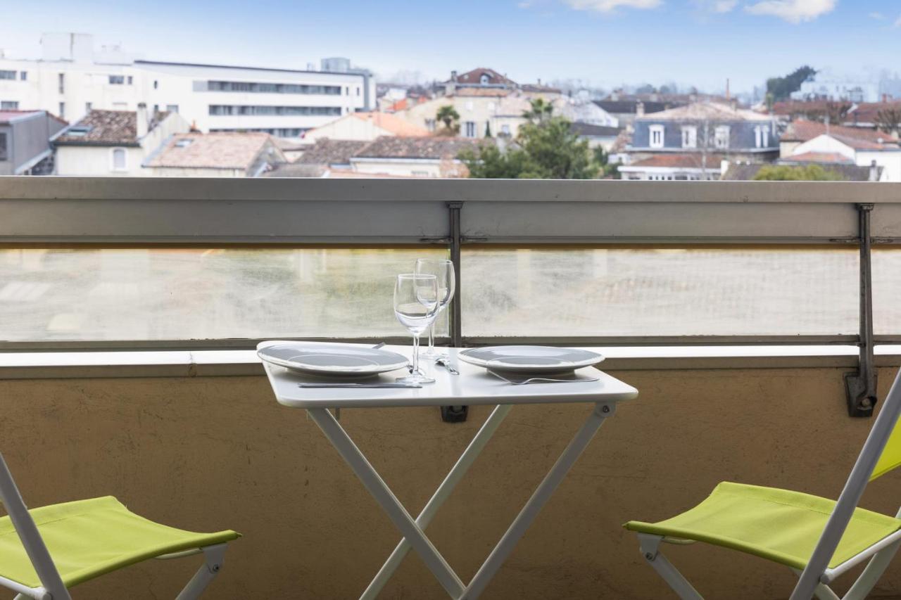 And Modern Flat With Balcony And Parking In - Welkeys Bordeaux