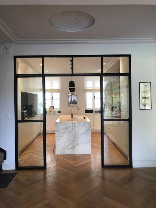 Maison Familiale Chartrons 250m2 Jardin + Piscine Ferienhaus