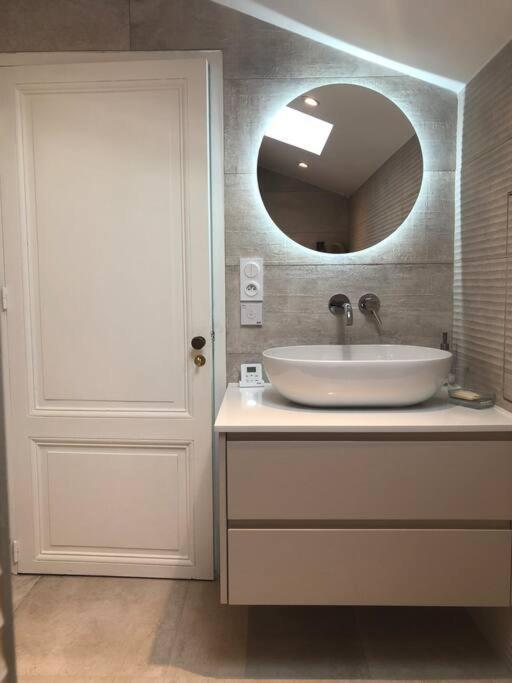 Maison Familiale Chartrons 250m2 Jardin + Piscine Ferienhaus