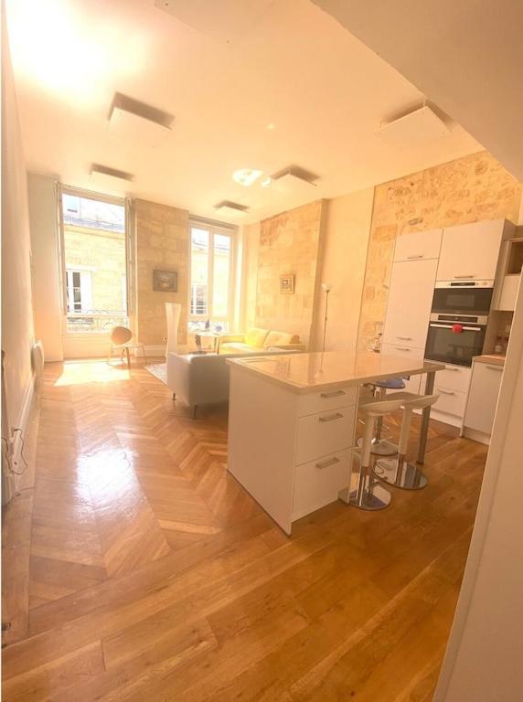 Fantastic 3-room Heart Of Les Chartrons - Apartment
