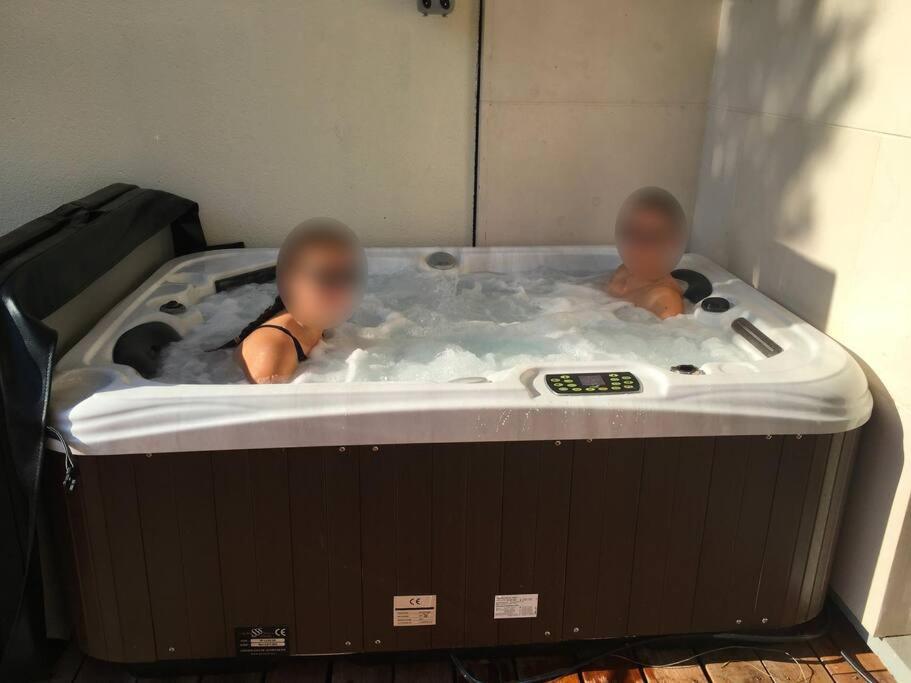Apartment Avec Jacuzzi - Climatisation - Parking