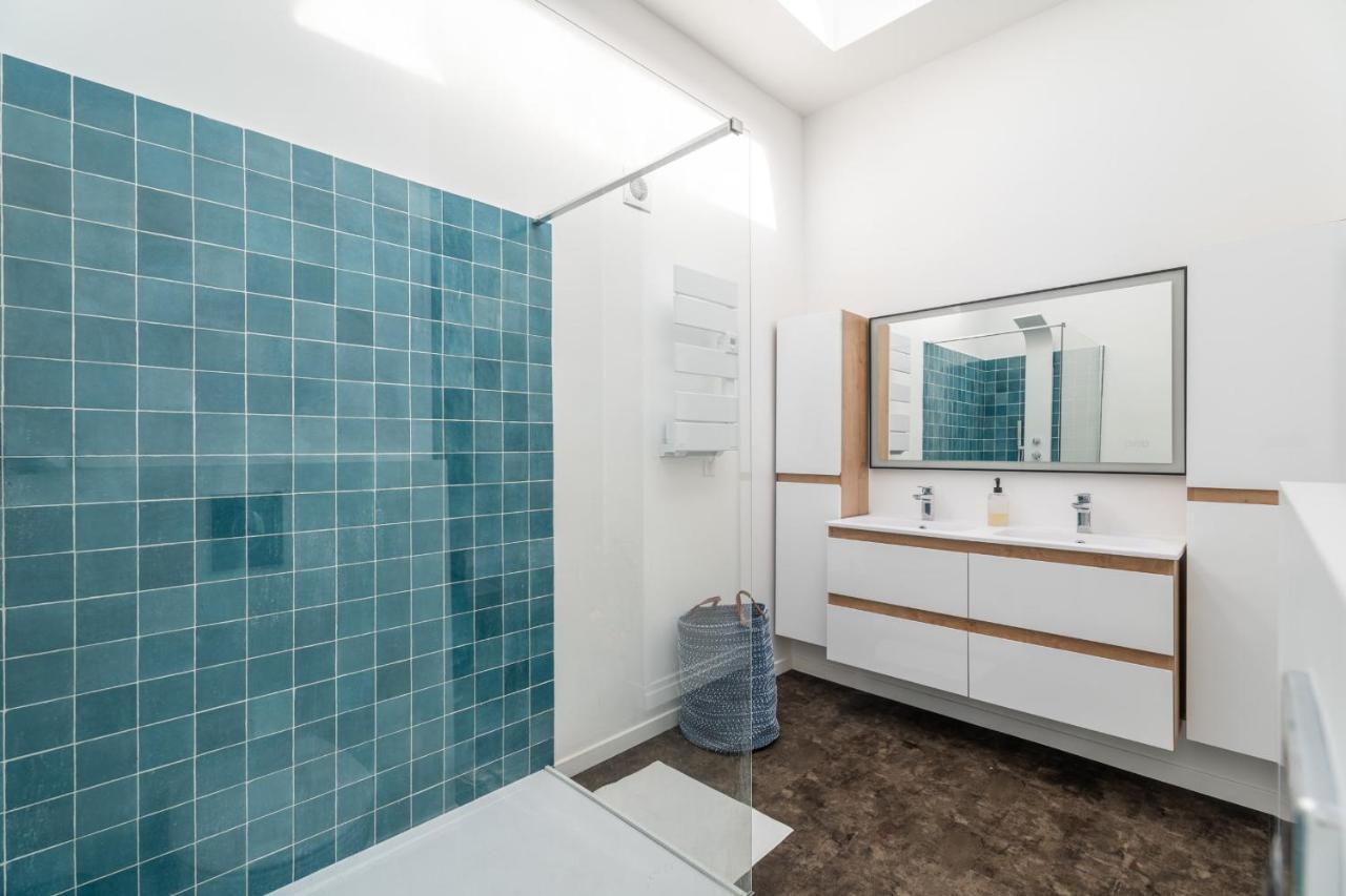 Large Bright Duplex In *