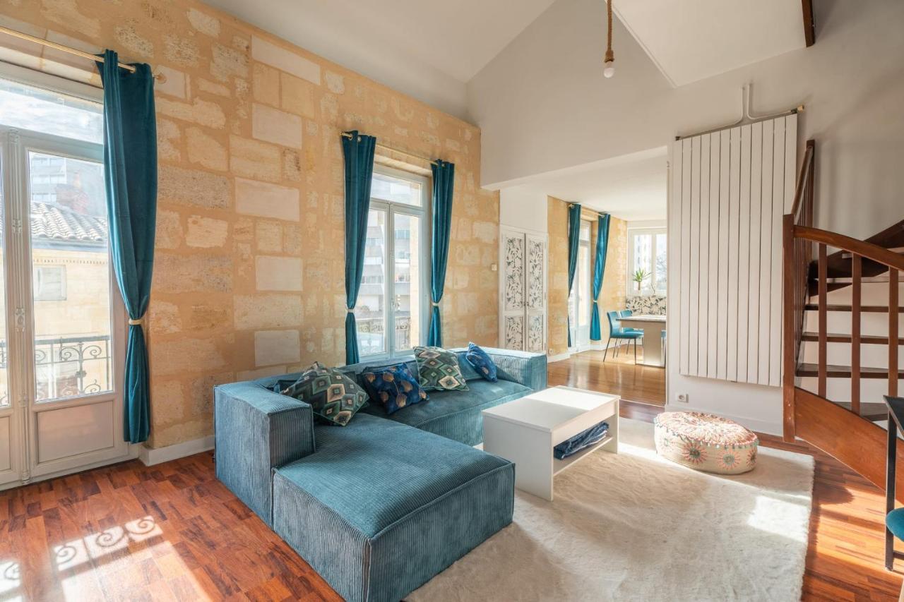 Large Bright Duplex In Căn hộ *