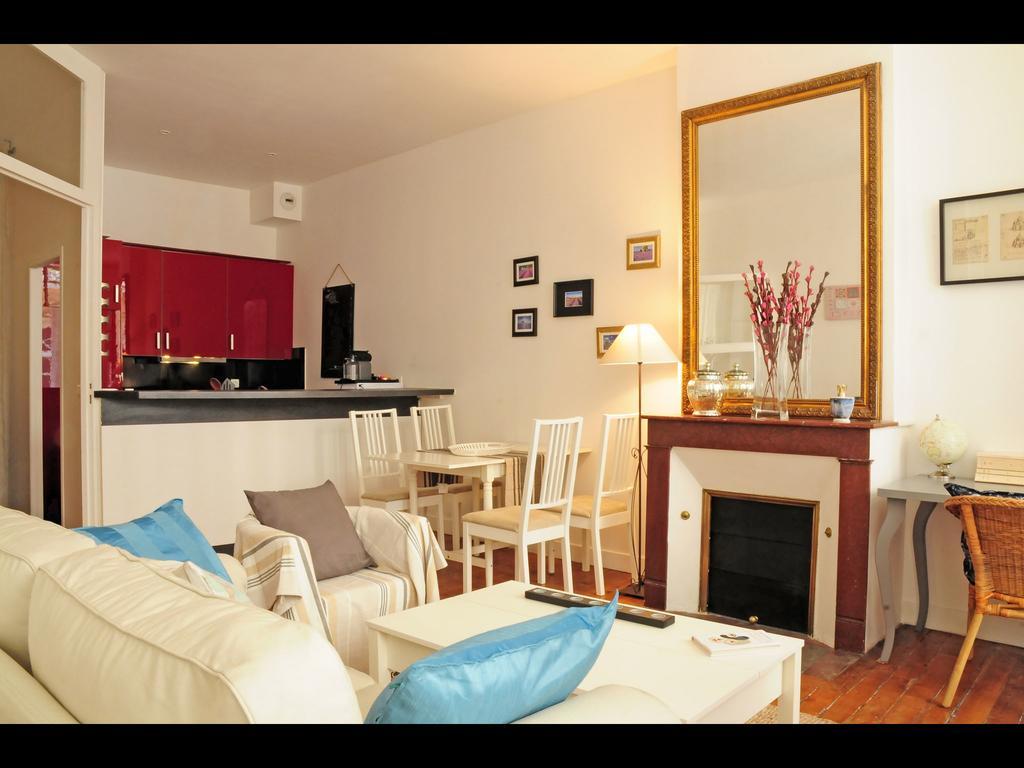 Charming Center Apartment