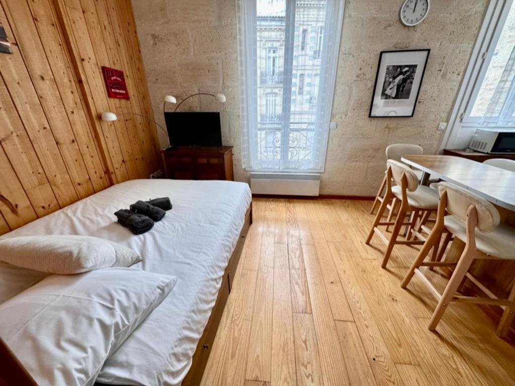 Apartment Le Woody, Centre-ville, Parking Gratuit Bordeaux