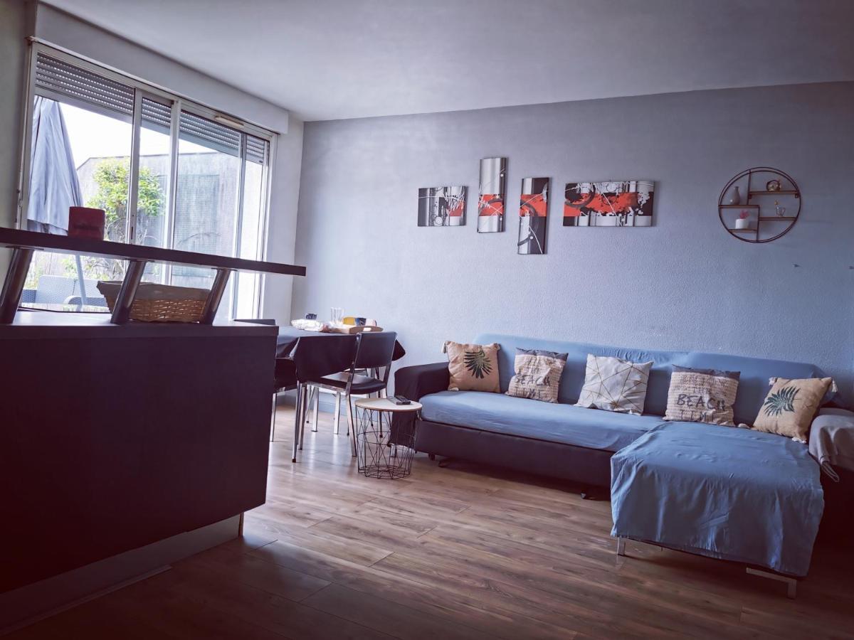 Superbe 3 Pieces Avec Terrasse 50 M2 10 Minutes A Pieds Du Centre 2 Chambres Et Un Salon *
