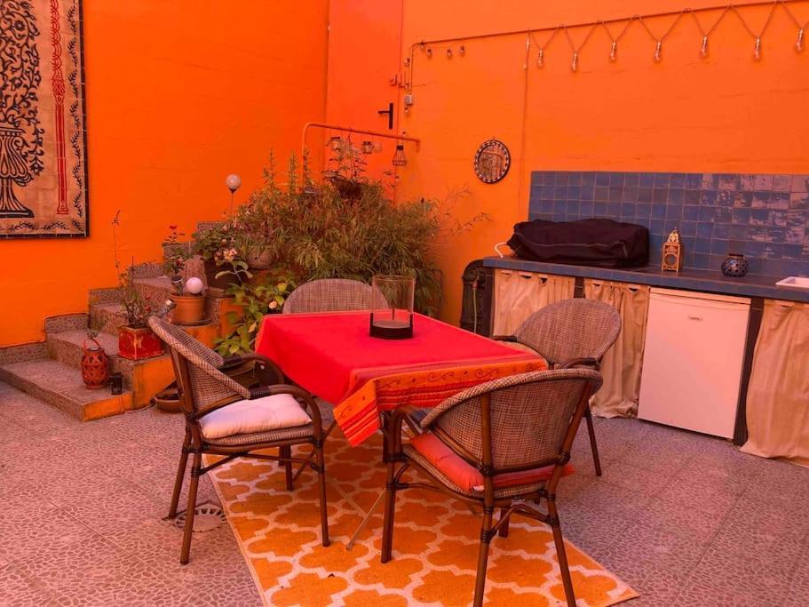 Quiet Duplex House Downtown *