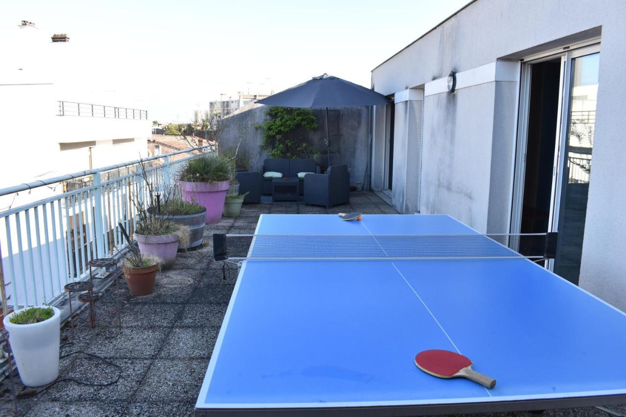 Superbe 3 Pieces Avec Terrasse 50 M2 10 Minutes A Pieds Du Centre 2 Chambres Et Un Salon