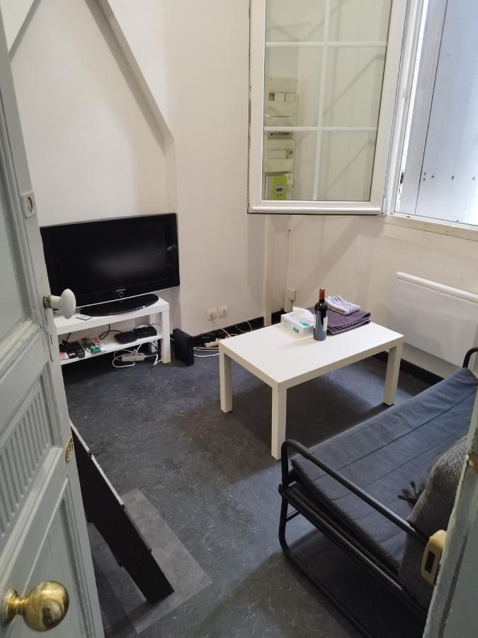 Petit Studio Idealement Place!