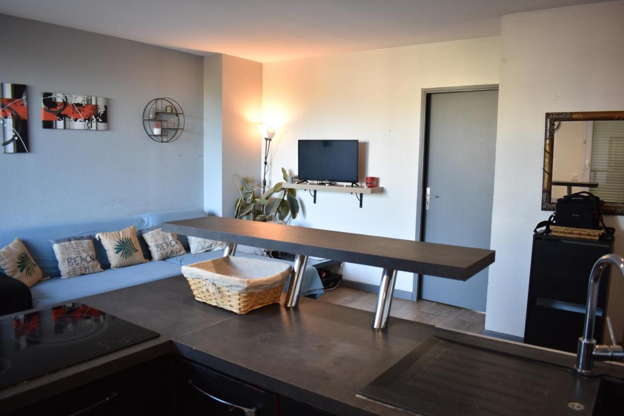 Apartment Superbe 3 Pieces Avec Terrasse 50 M2 10 Minutes A Pieds Du Centre 2 Chambres Et Un Salon Bordeaux