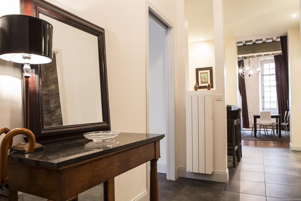 Descazeaux Apartment