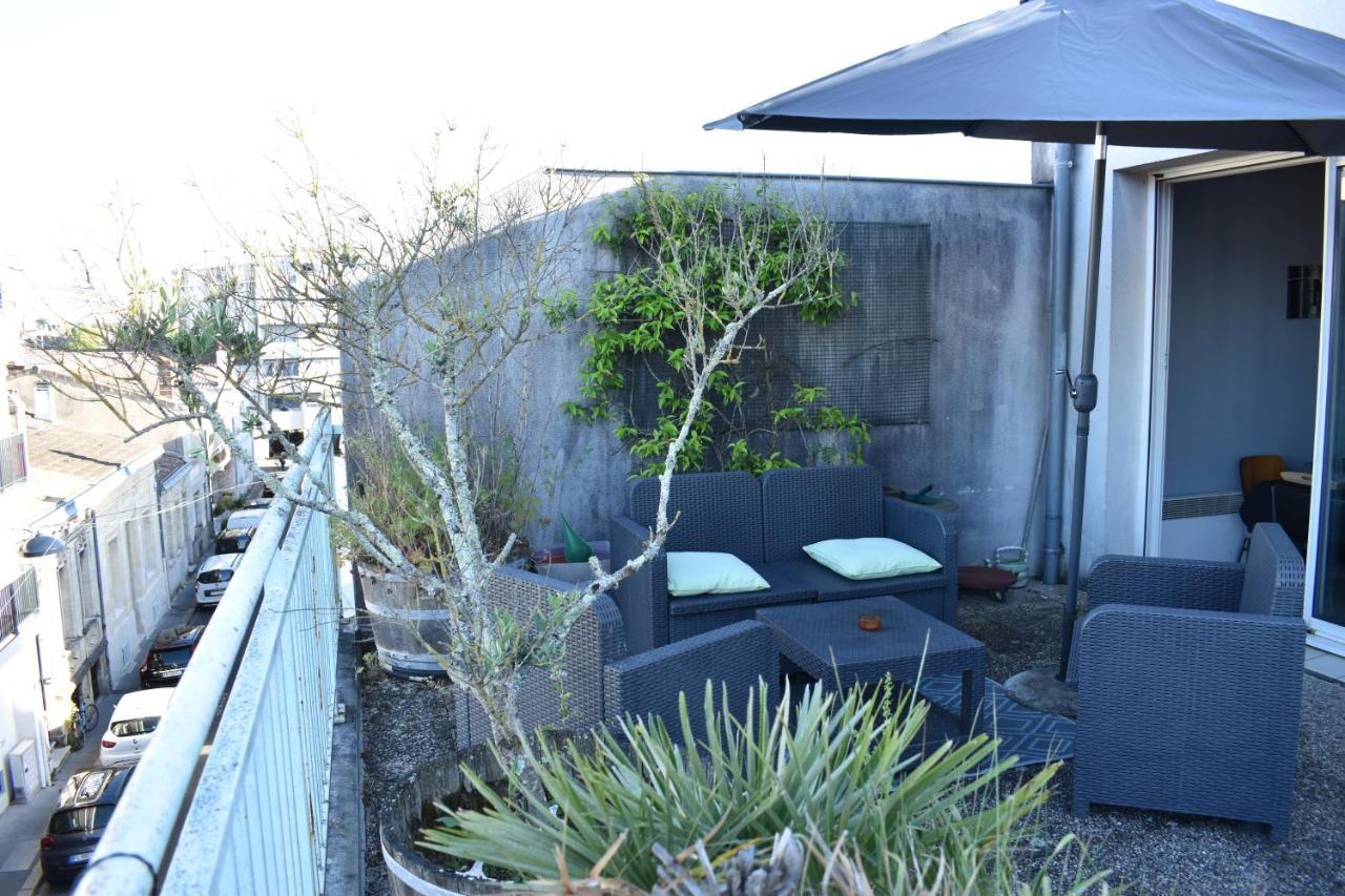 Superbe 3 Pieces Avec Terrasse 50 M2 10 Minutes A Pieds Du Centre 2 Chambres Et Un Salon Bordeaux