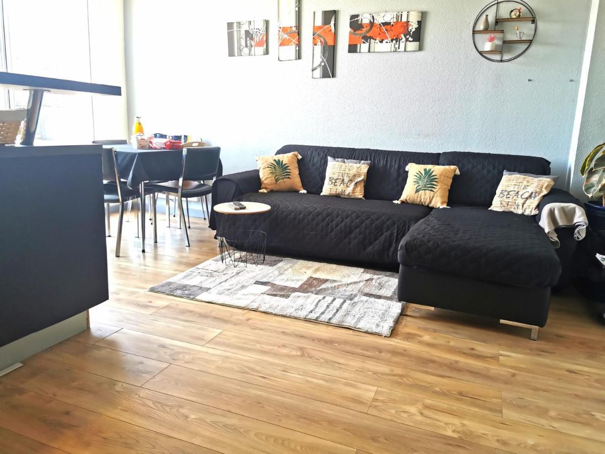 Superbe 3 Pieces Avec Terrasse 50 M2 10 Minutes A Pieds Du Centre 2 Chambres Et Un Salon