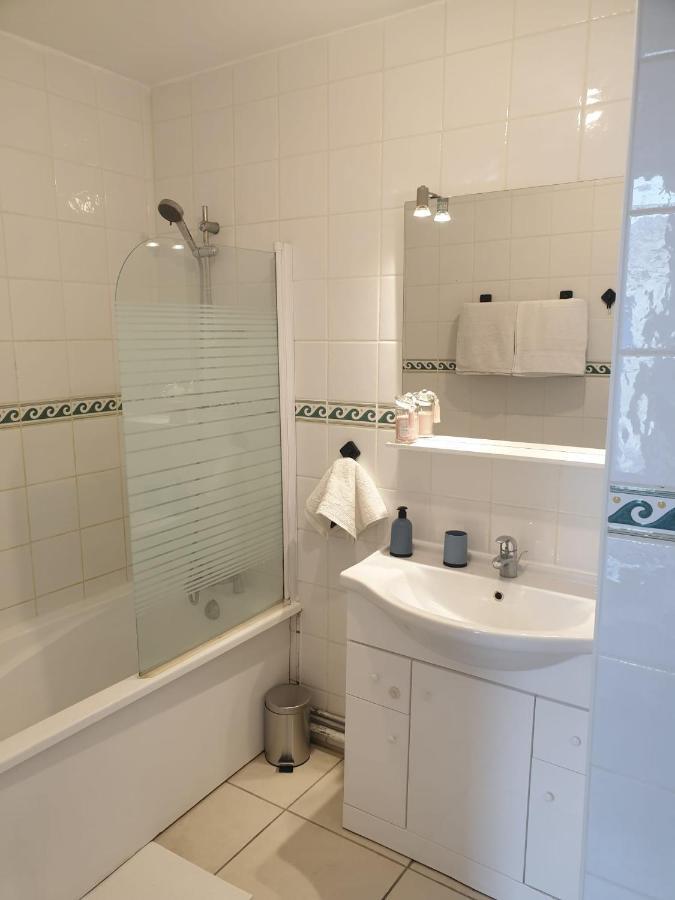 Ferienhaus Maison 150m2 Jardin A Louer En Entier, Centre Chartrons, 3 3 Salles De Bains 1 Canape-lit Llllnumero De Telephone Dans L'annonce Si Questionlll Bordeaux