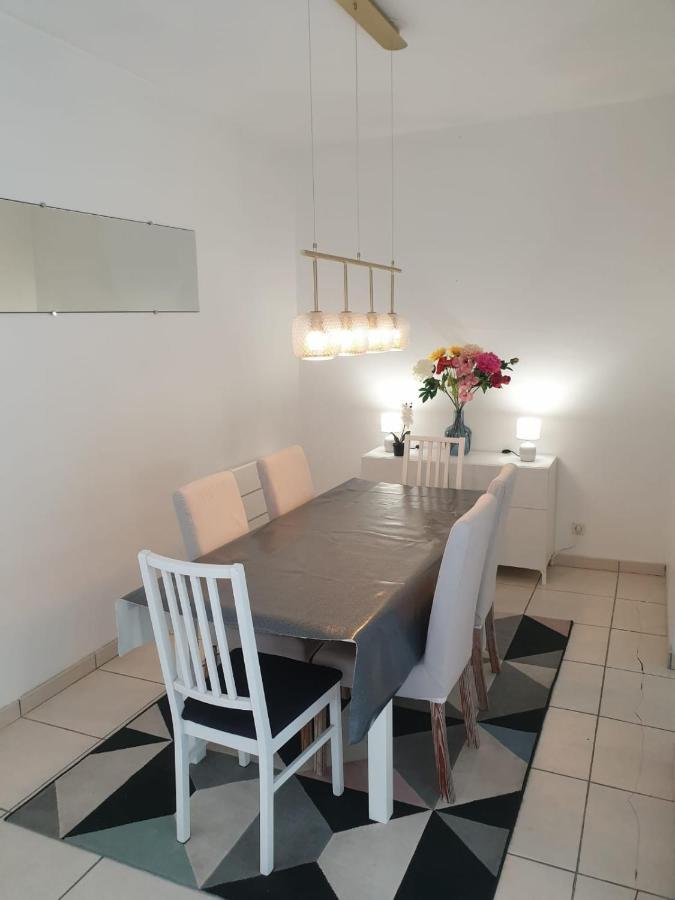 Ferienhaus Maison 150m2 Jardin A Louer En Entier, Centre Chartrons, 3 3 Salles De Bains 1 Canape-lit Llllnumero De Telephone Dans L'annonce Si Questionlll Bordeaux