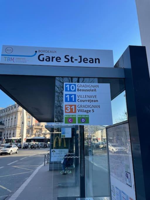 En Face De La Gare Saint Jean Apartment