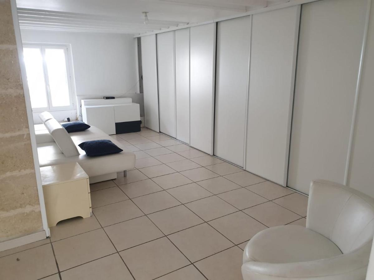 Ferienhaus Maison 150m2 Jardin A Louer En Entier, Centre Chartrons, 3 3 Salles De Bains 1 Canape-lit Llllnumero De Telephone Dans L'annonce Si Questionlll *