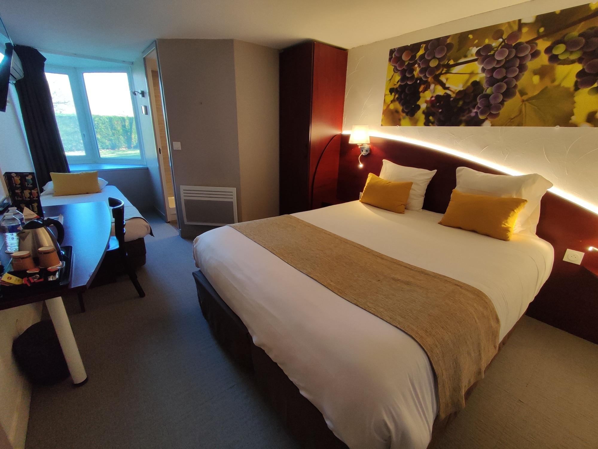 Contact Le Provencal Hotel 3*