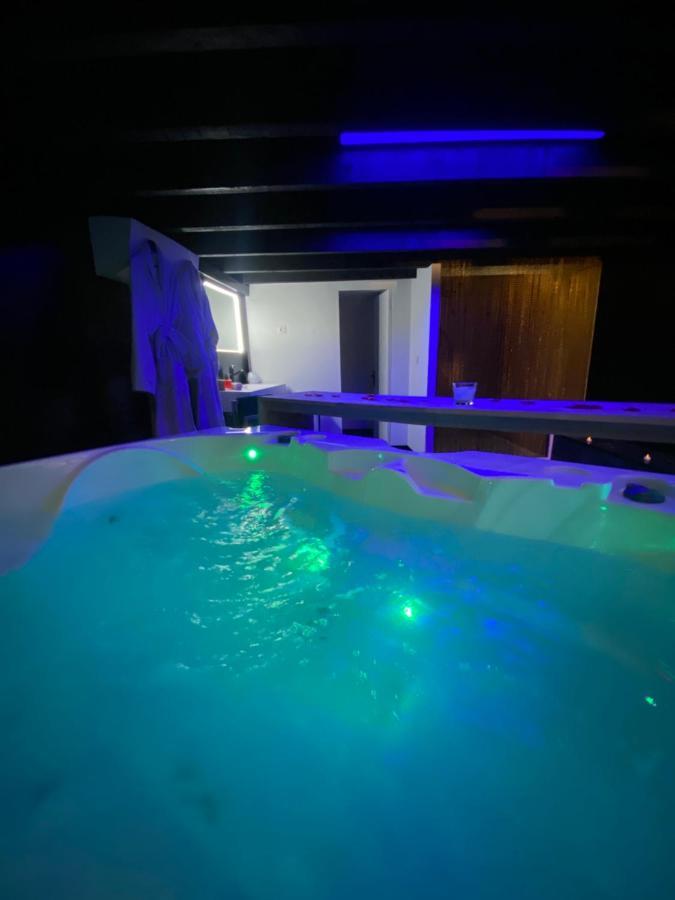 Mieuxqualhotel Jacuzzi Privatif La Retro *