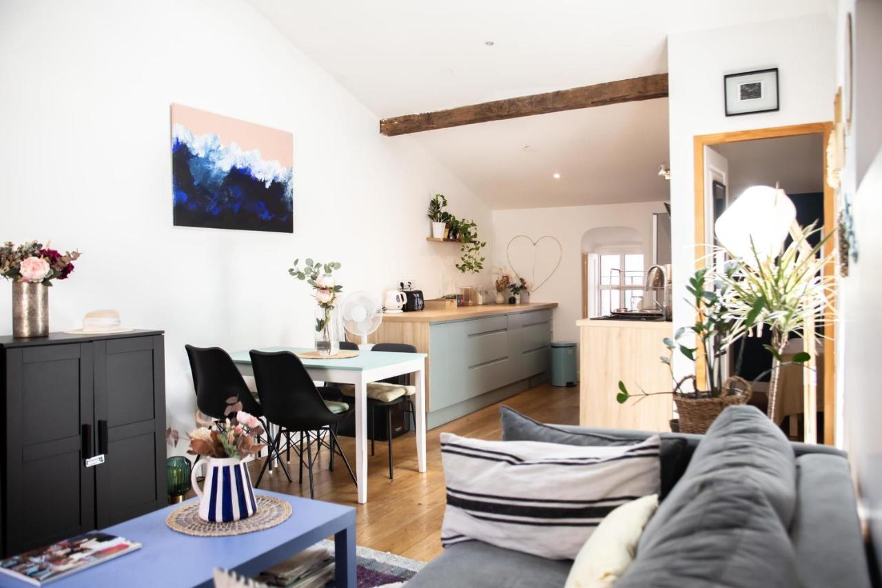 Apartment Rare Gem 2 Steps From The Heart Of *