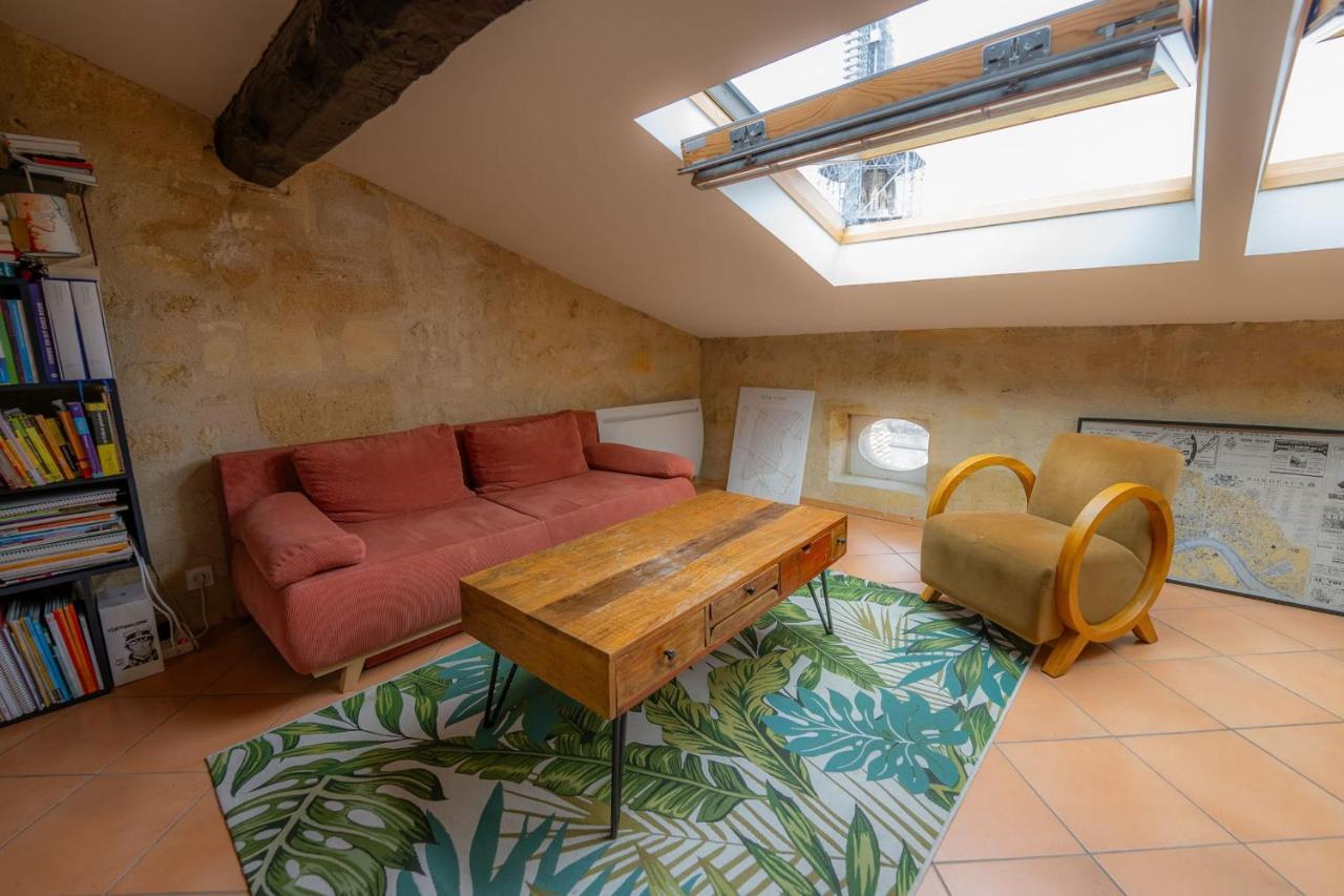 Spacious And Cozy Nest In The Heart Of Bordeaux