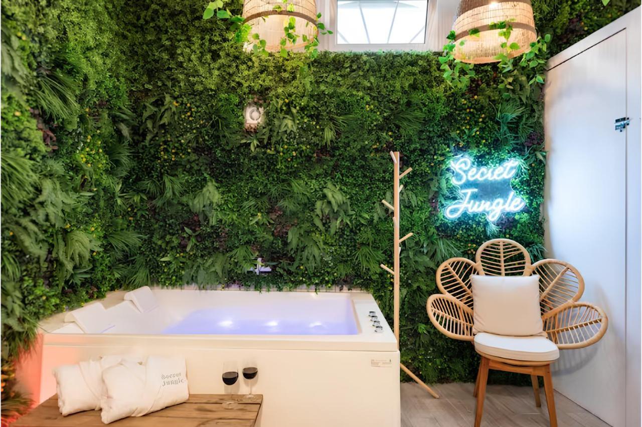 Secret Jungle Chartrons - Hyper-centre Jacuzzi Bain Balneo & Cinema