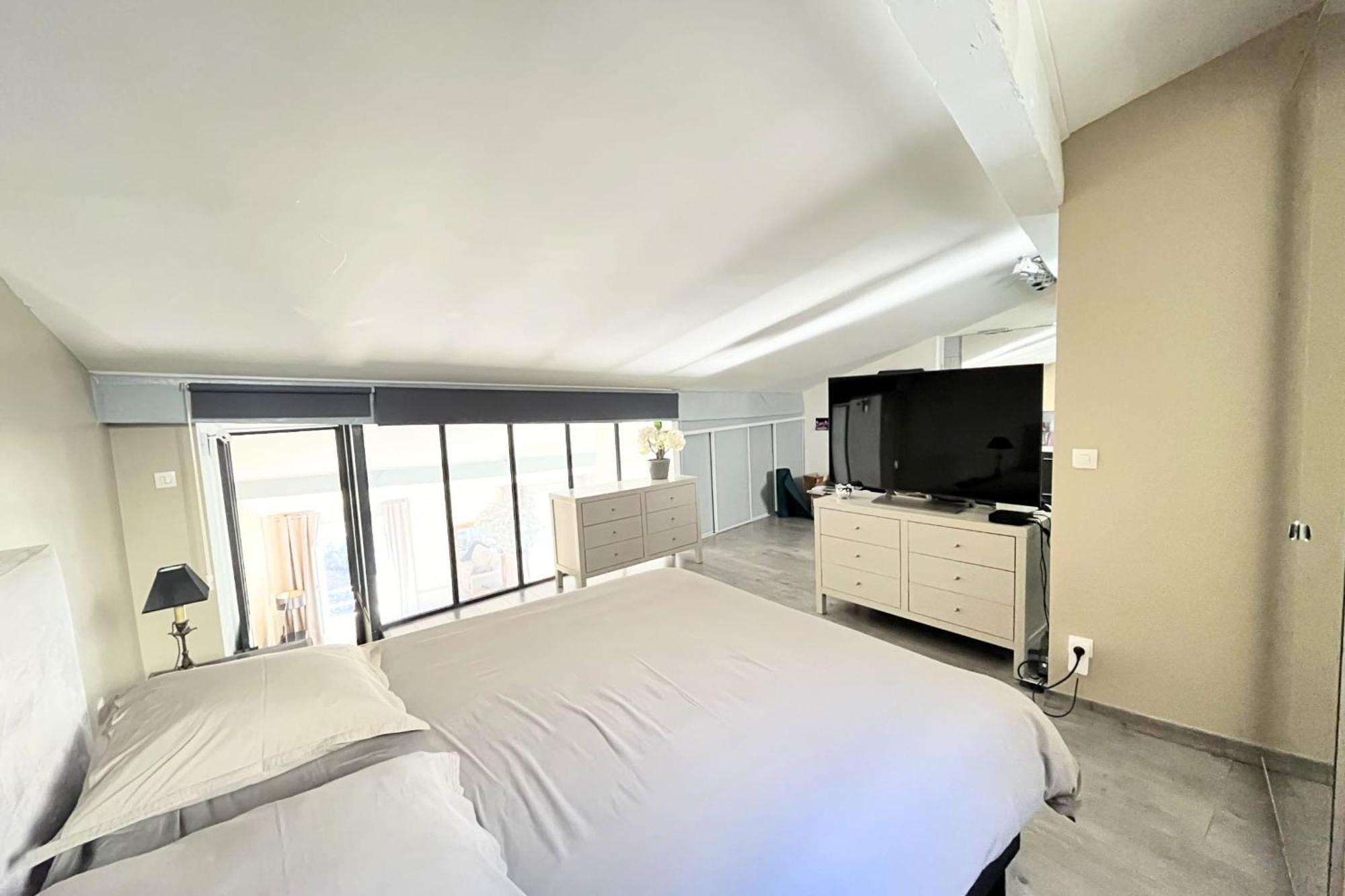 Design And Quiet T3 In Center - Welkeys Apartment