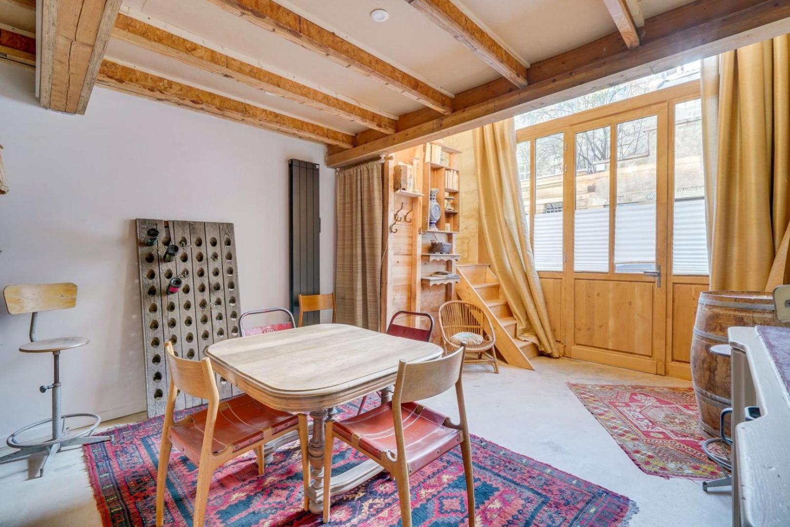 Very Charming Chartrons Guest house