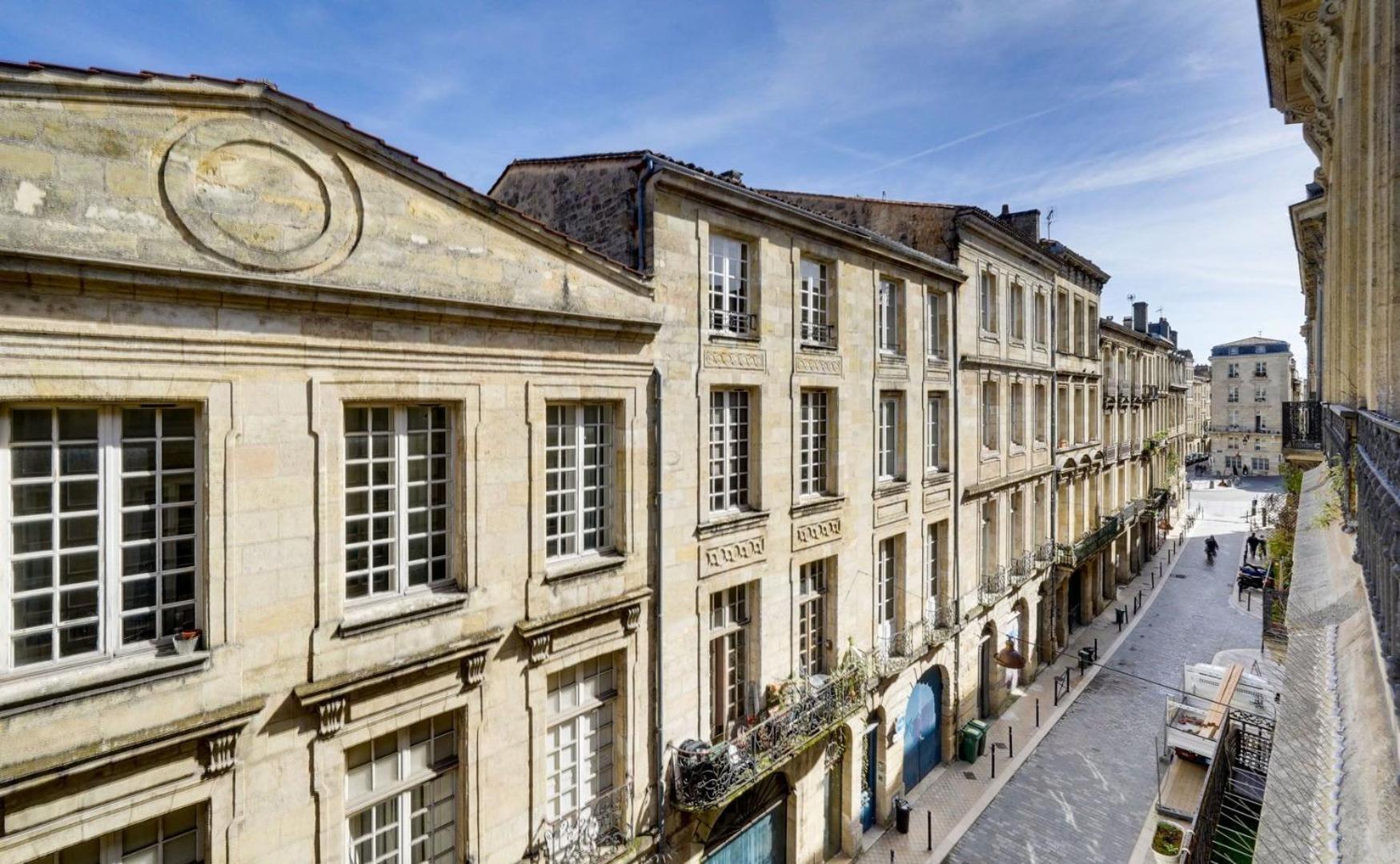 Charming In The Heart Of Bordéus