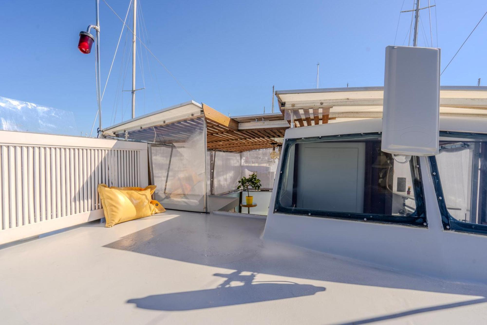 Boat, Vintage Yacht Botel Bordeaux