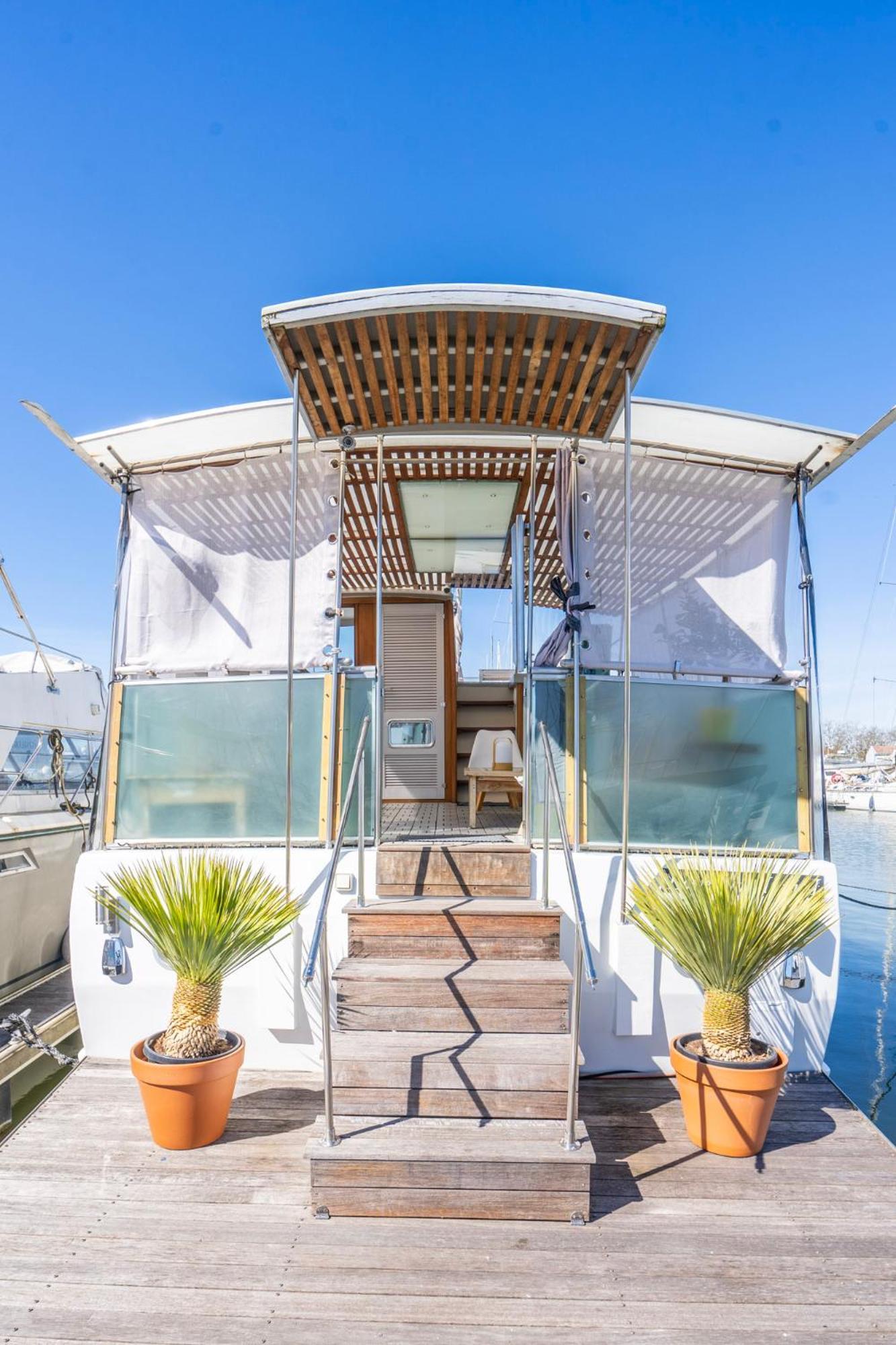 Boat, Vintage Yacht * Bordeaux