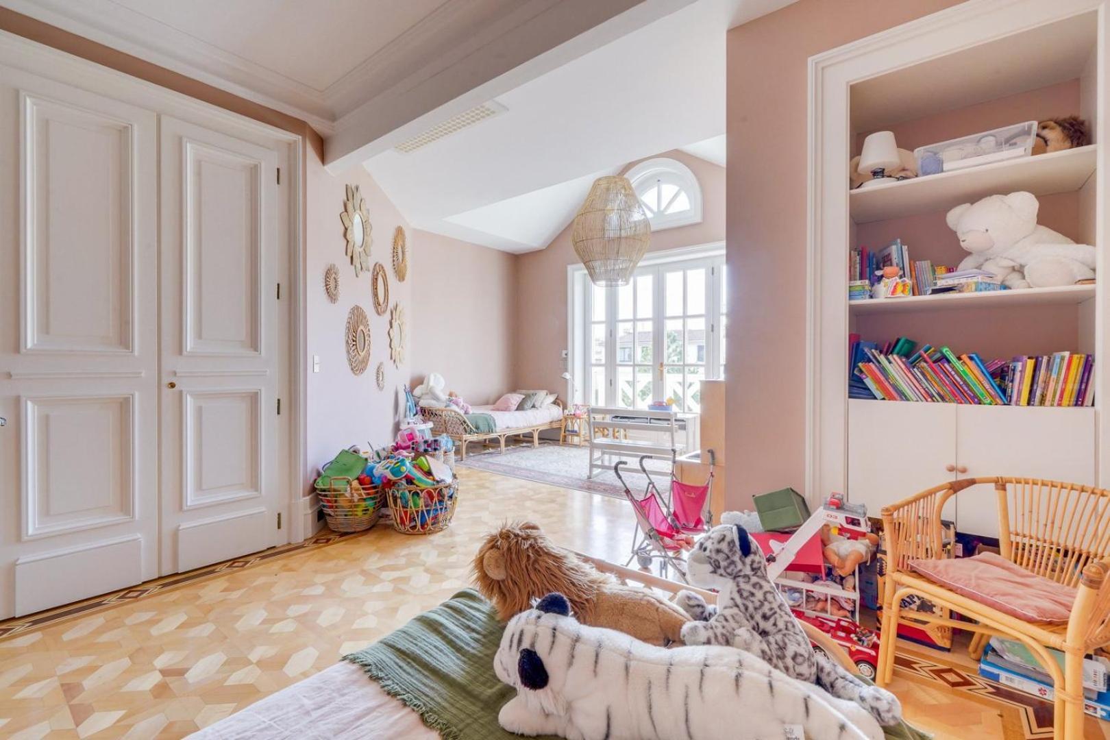 Guest house Very Beautiful Family House With Pool Bordeaux