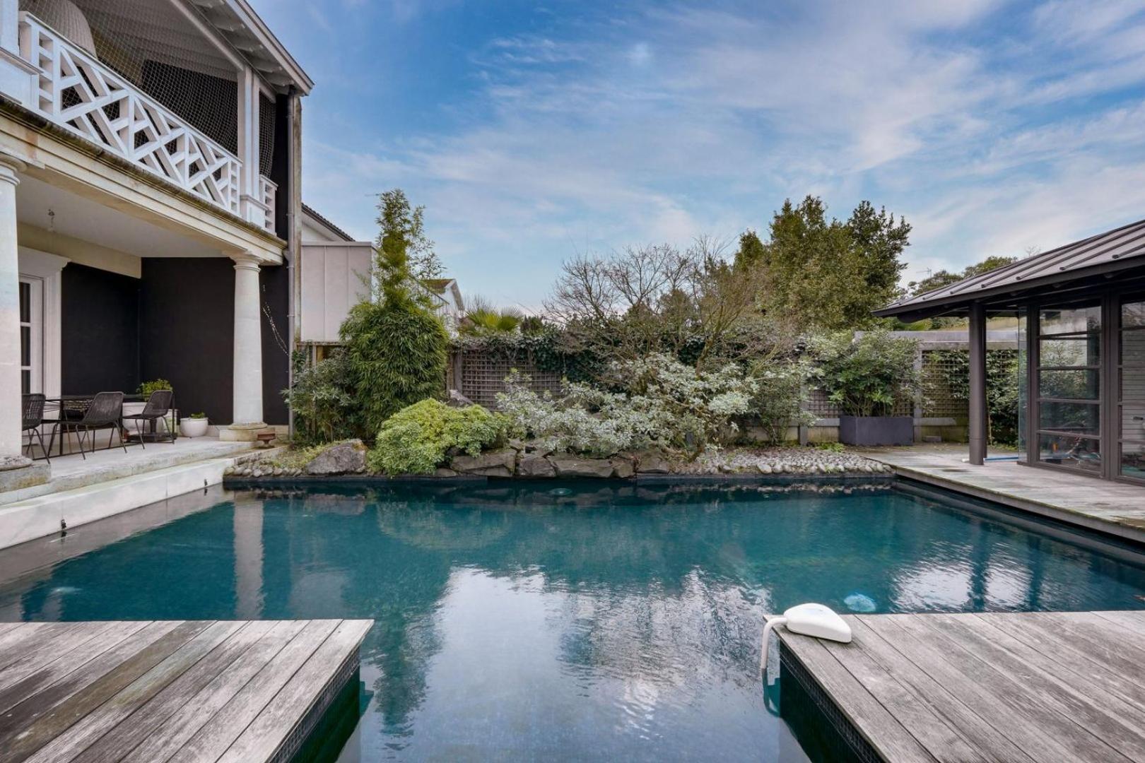Guest house Very Beautiful Family House With Pool