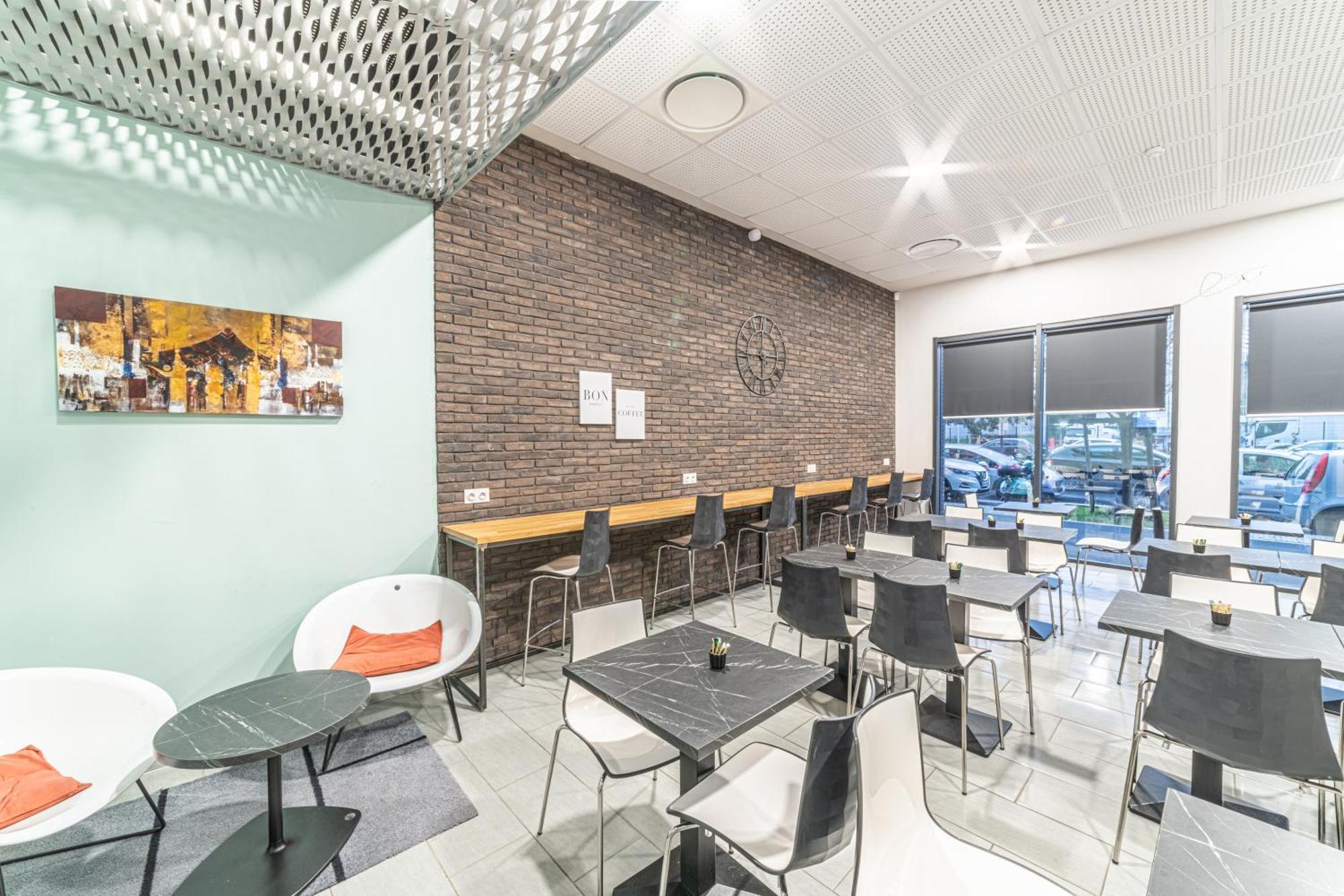 Montempo Centre - Bassins A Flot Aparthotel 2*