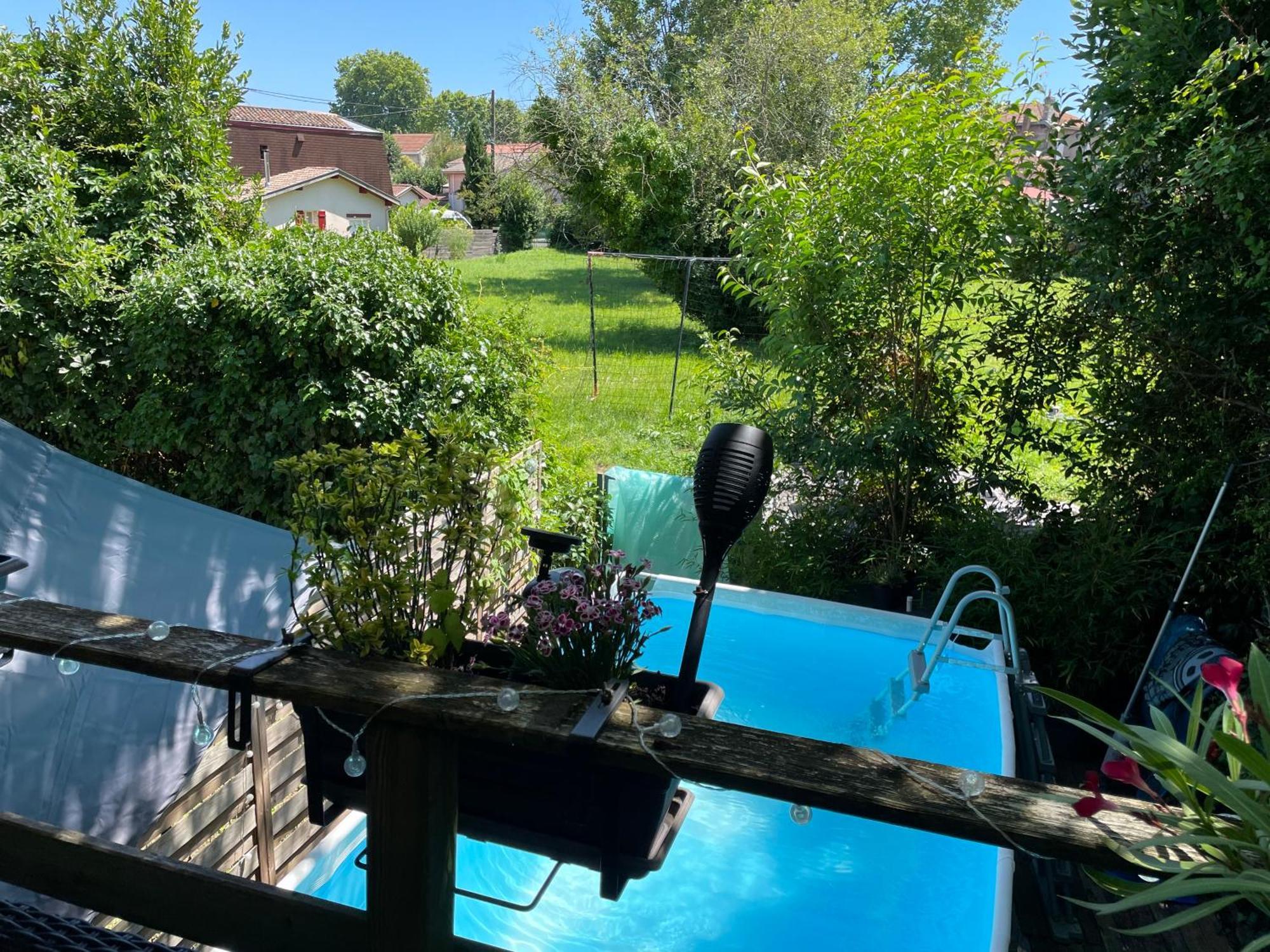 Evasion Urbaine A Bordeaux Espace Detente Avec Piscine Privee Et Climatisation Holiday home