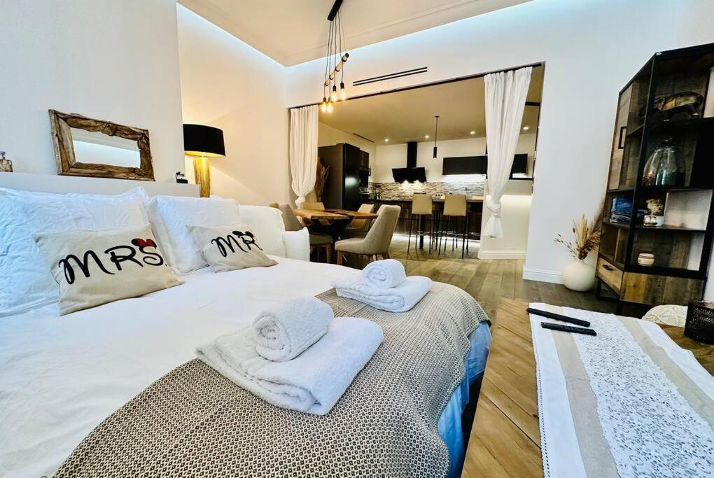 Apartment Chateau Trompette Tourny *