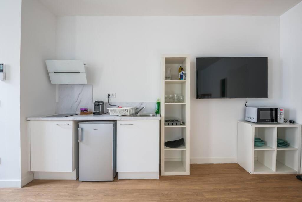 Apartment Le Jungle: Grand Renove, Climatise, Proche De La Gare