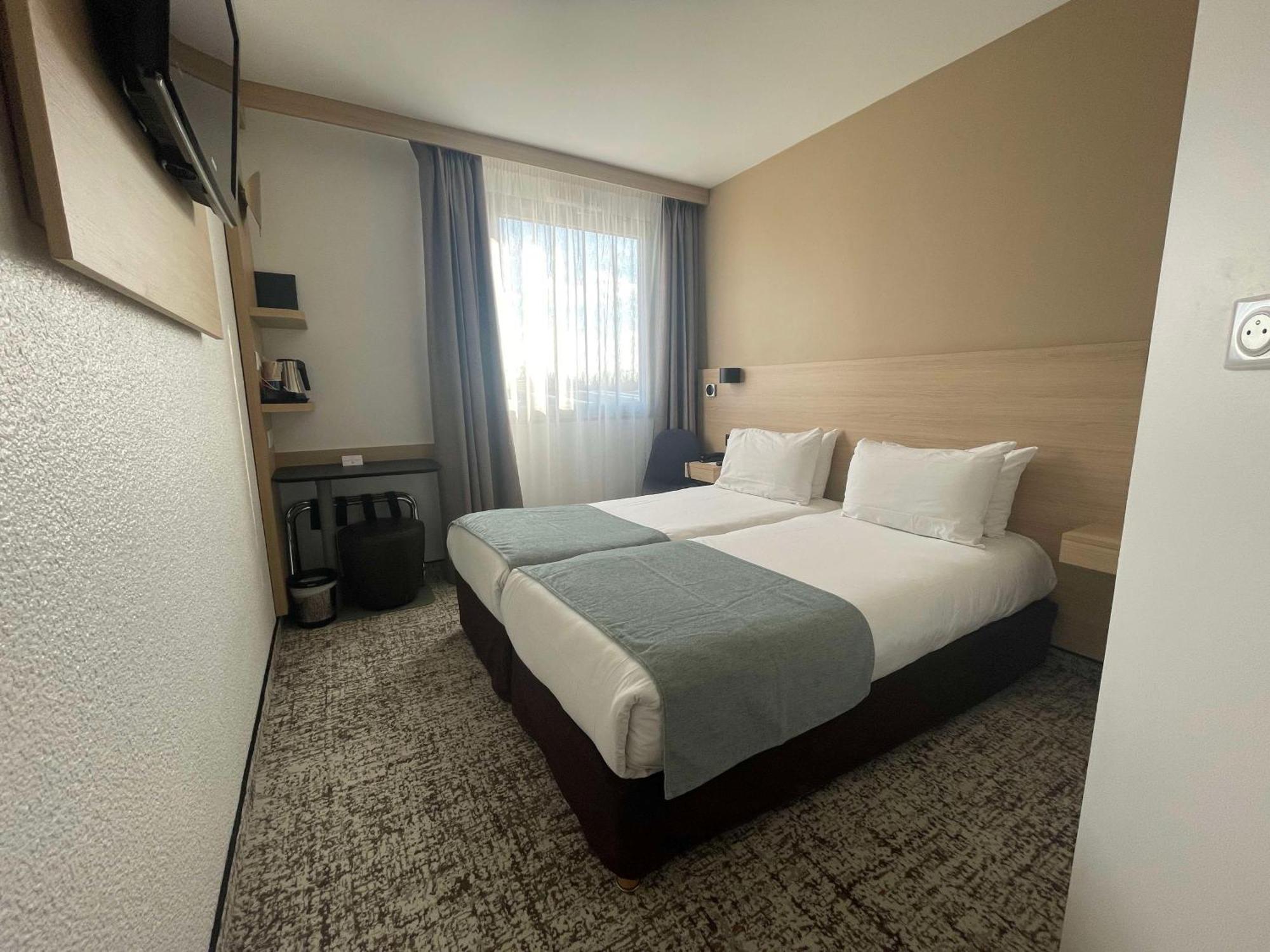 Sure By Western Hotel 3*