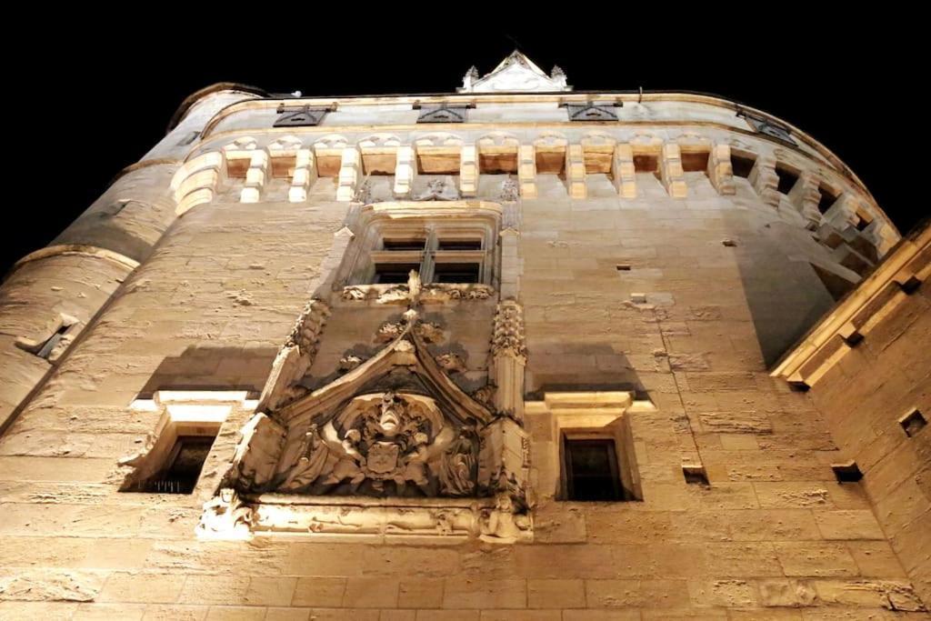 Key To - Fairytale View, 2 Bd + Elevator Bordéus
