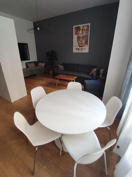 In The Heart Of The Chartrons Apartment Bordeaux