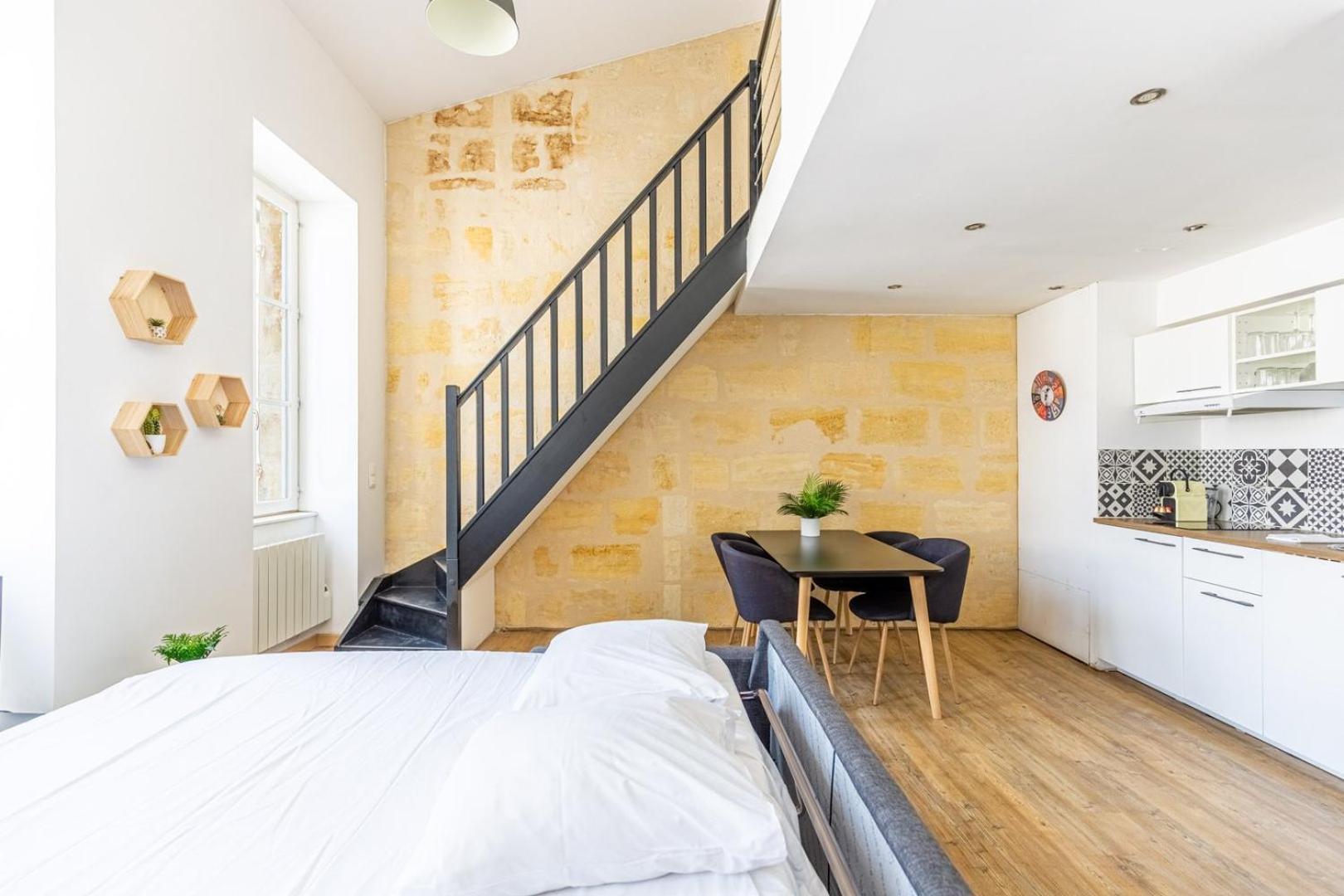 Sweet Gare St Jean Appartement *