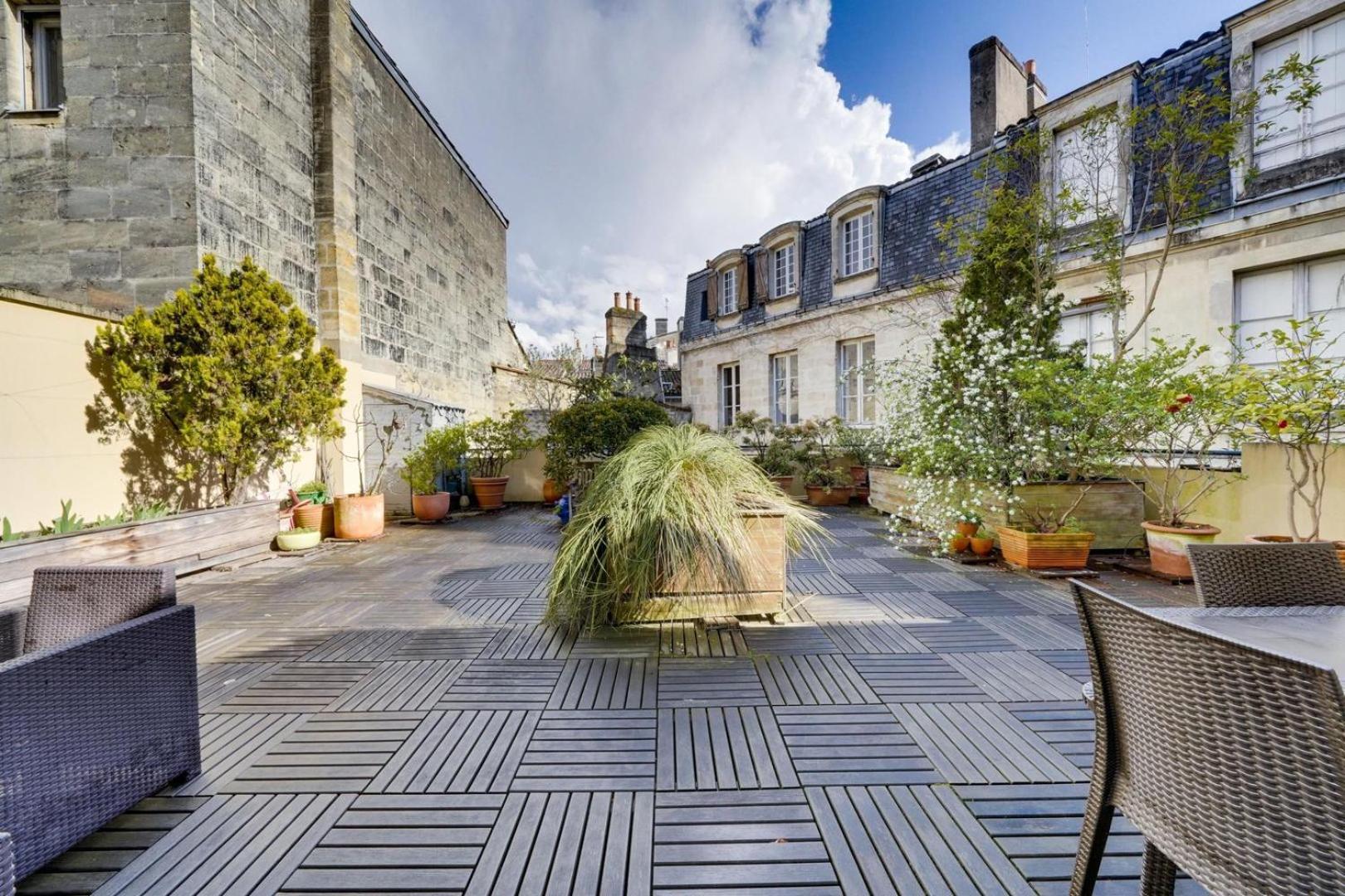 Lovely With Exceptional Terrace Apartment *