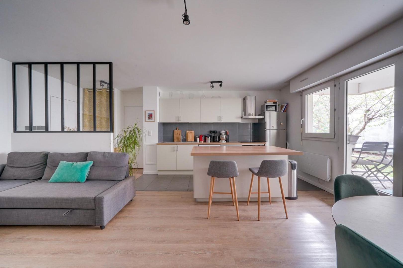 Pleasant Flat In With Terrace And Parking Apartment